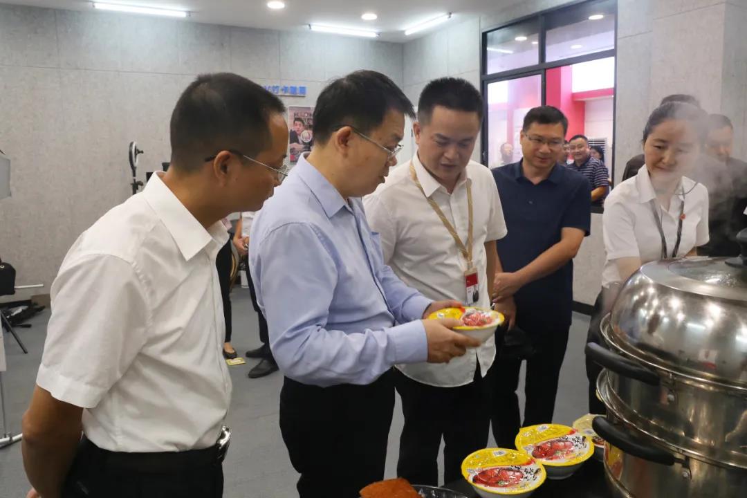 国家发改委副司长邱天朝莅临平博在线_平博(中国)调研指导工作