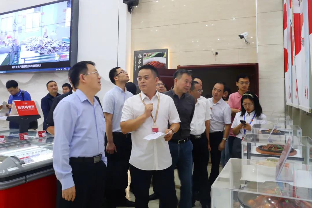 国家发改委副司长邱天朝莅临平博在线_平博(中国)调研指导工作